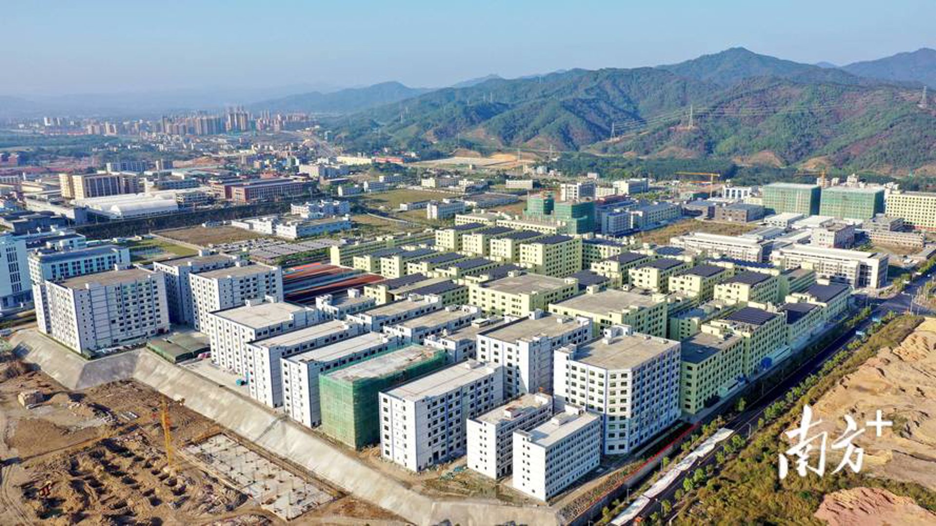 东向威实业